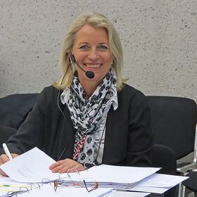 Simulaneous interpreter Margit Schuck at SAP Key User Meeting