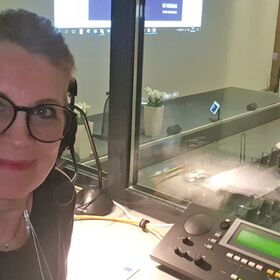 Interpreting during kick off meeting at Hannover traide fair